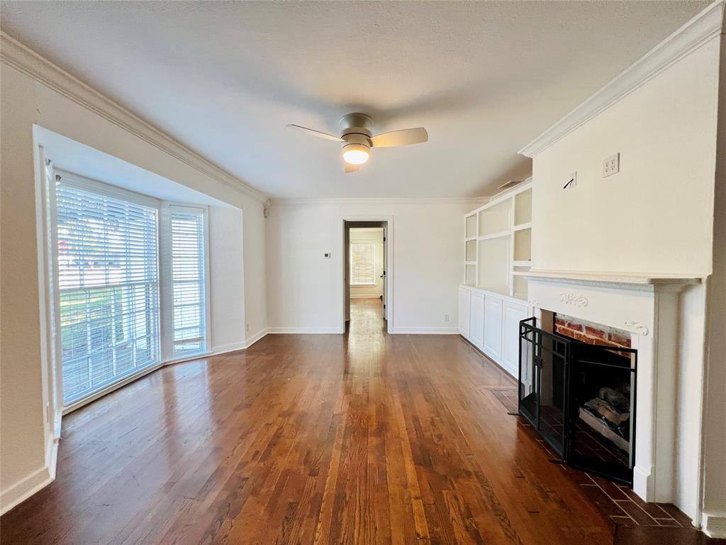 Apartment for rent at 101 Lindenwood Dr #101, Fort Worth, TX 76107