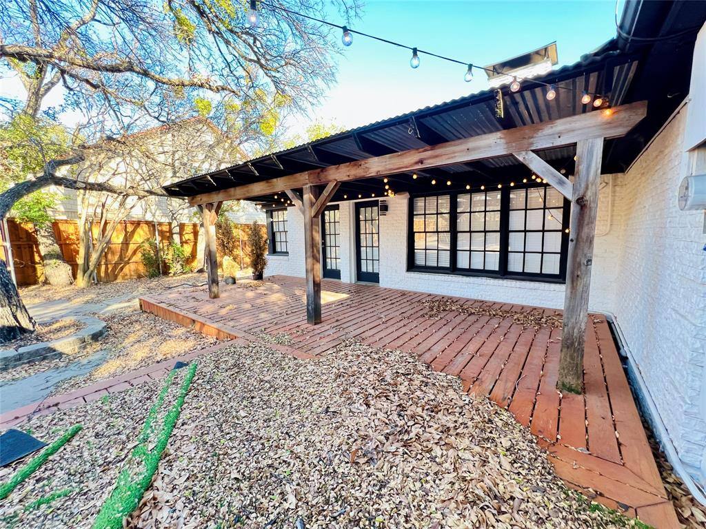 Apartment for rent at 101 Lindenwood Dr #101, Fort Worth, TX 76107