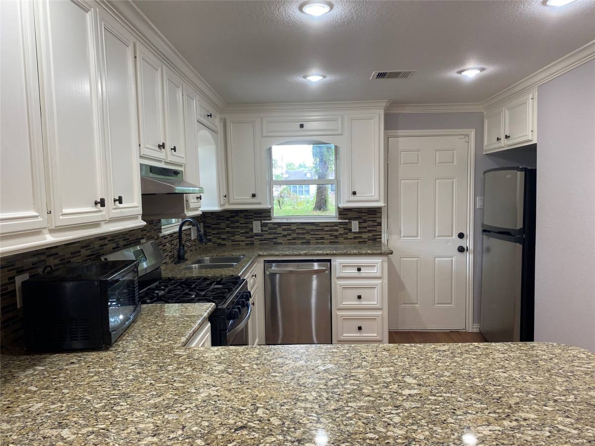 Apartment for rent at 819 Eubanks St #819, Houston, TX 77022