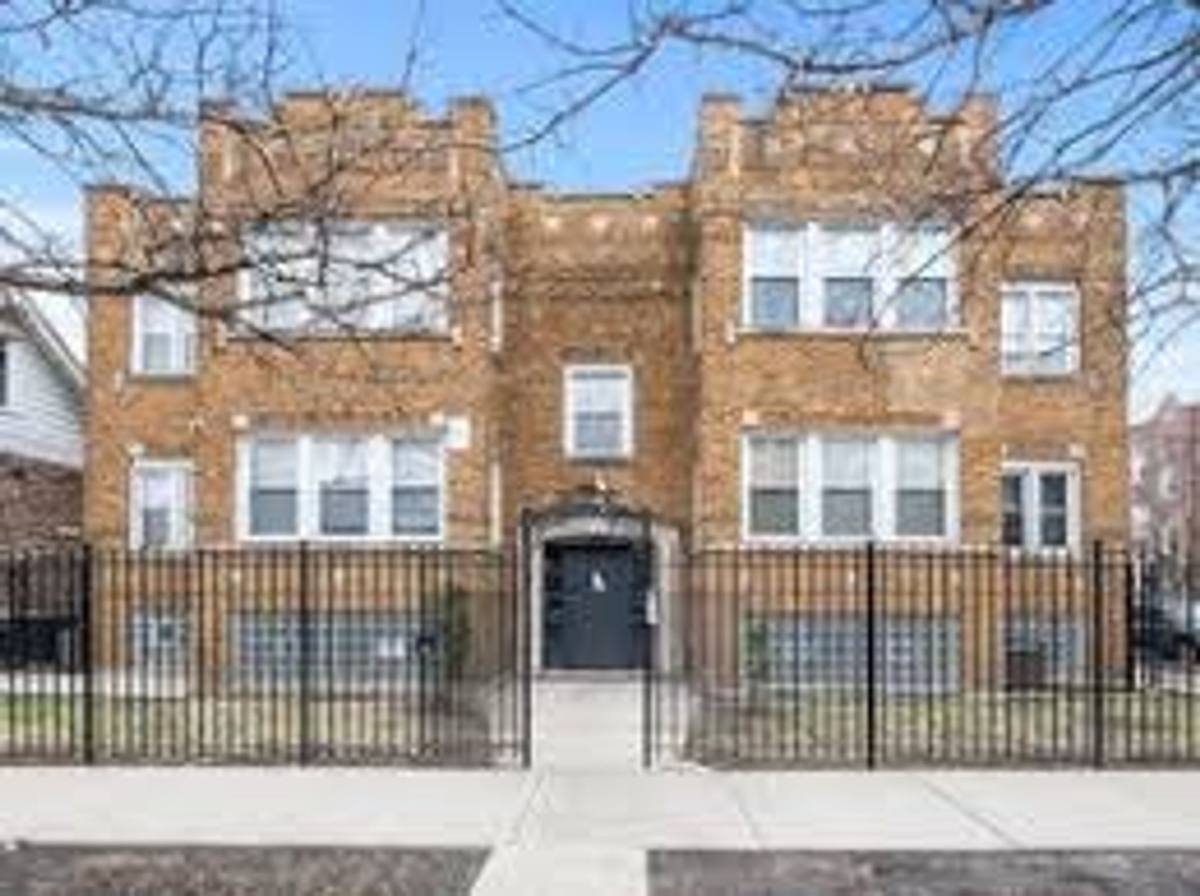 Apartment for rent at 6200 S Albany Ave, Chicago, IL 60629