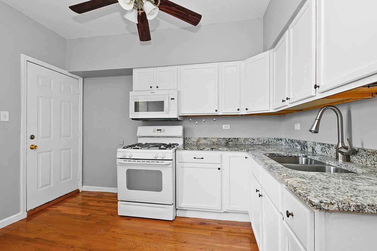 Apartment for rent at 6200 S Albany Ave, Chicago, IL 60629