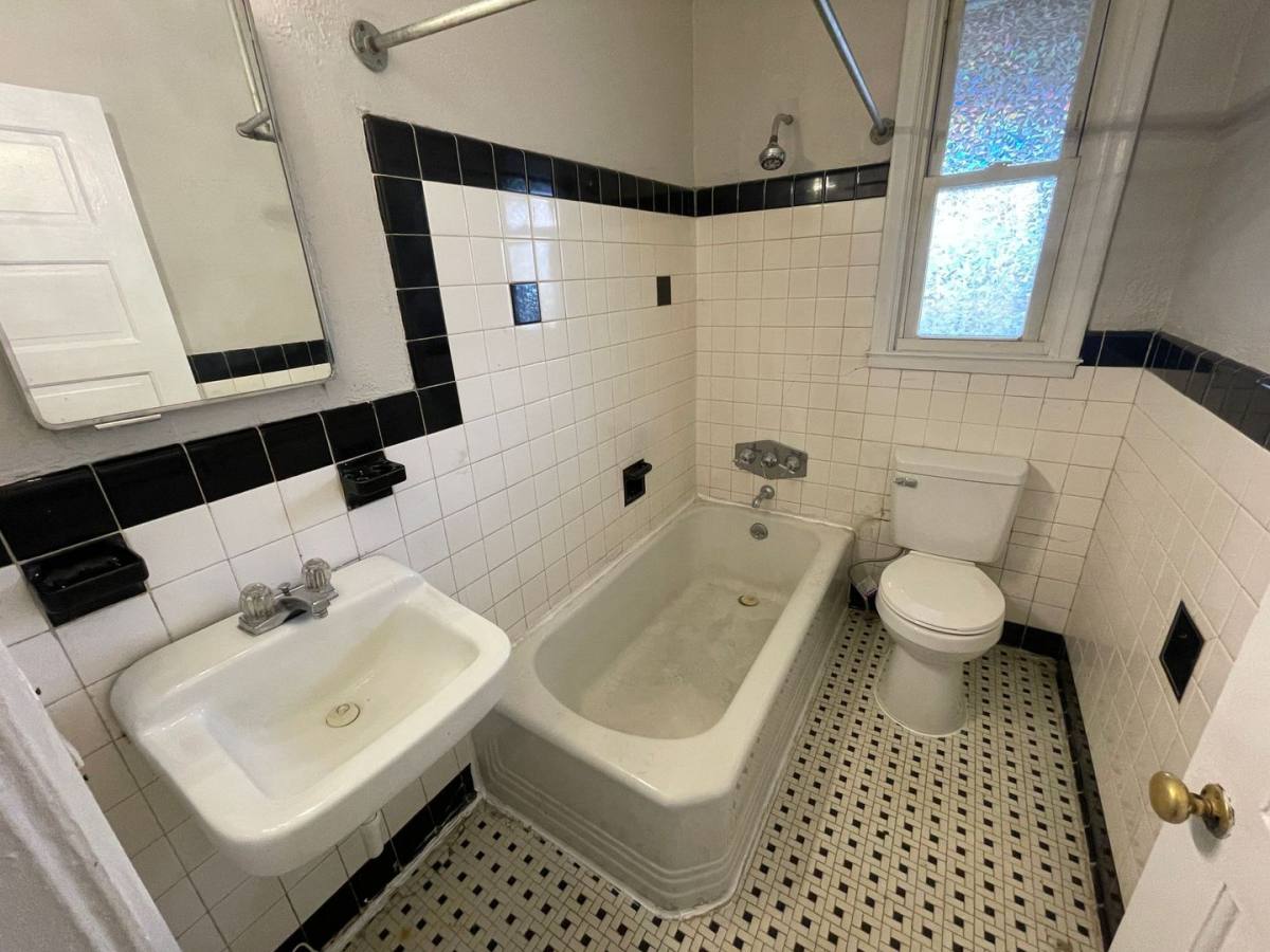 Apartment for rent at 707 N Lafayette St, Shelby, NC 28150