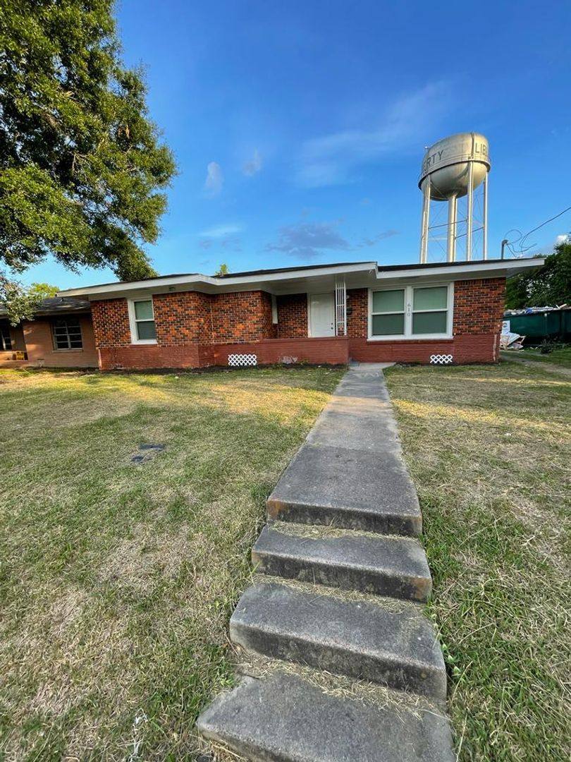 House for rent at 610 Garrett St, Liberty, TX 77575