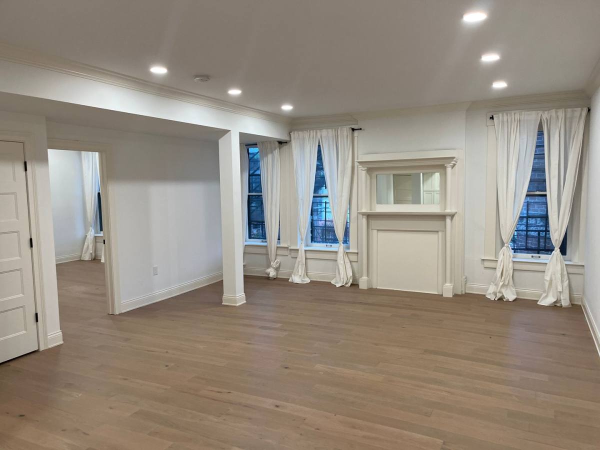 Apartment for rent at 692 N High St, Columbus, OH 43215