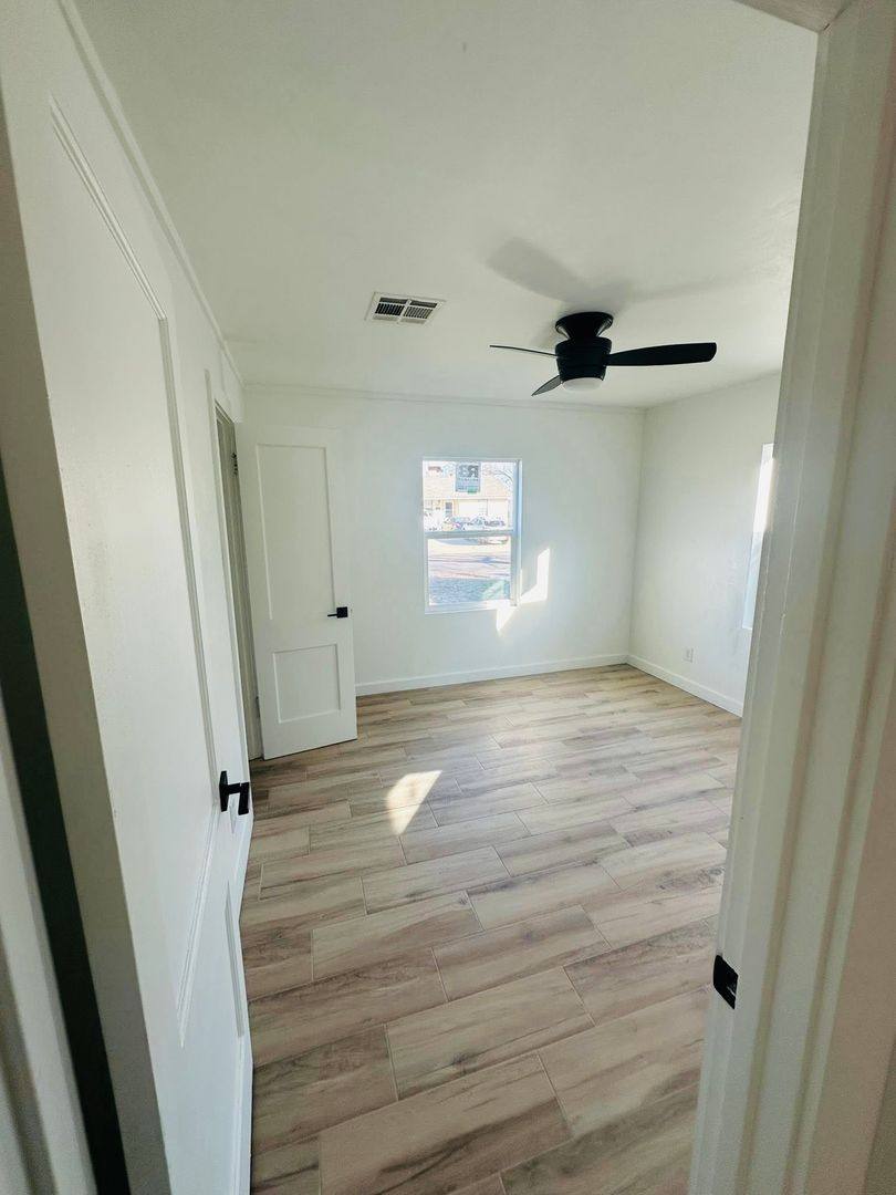 House for rent at 820 Iowa St, Norman, OK 73069