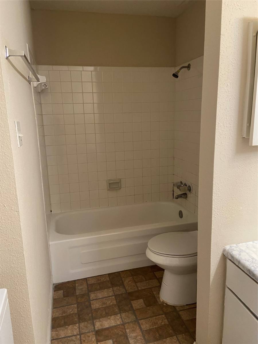 Apartment for rent at 12500 Sandpiper Dr #4, Houston, TX 77035