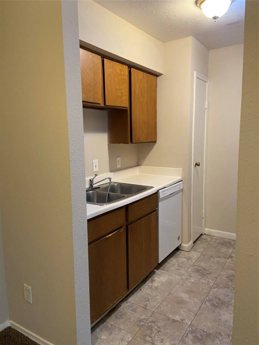Apartment for rent at 12500 Sandpiper Dr #4, Houston, TX 77035
