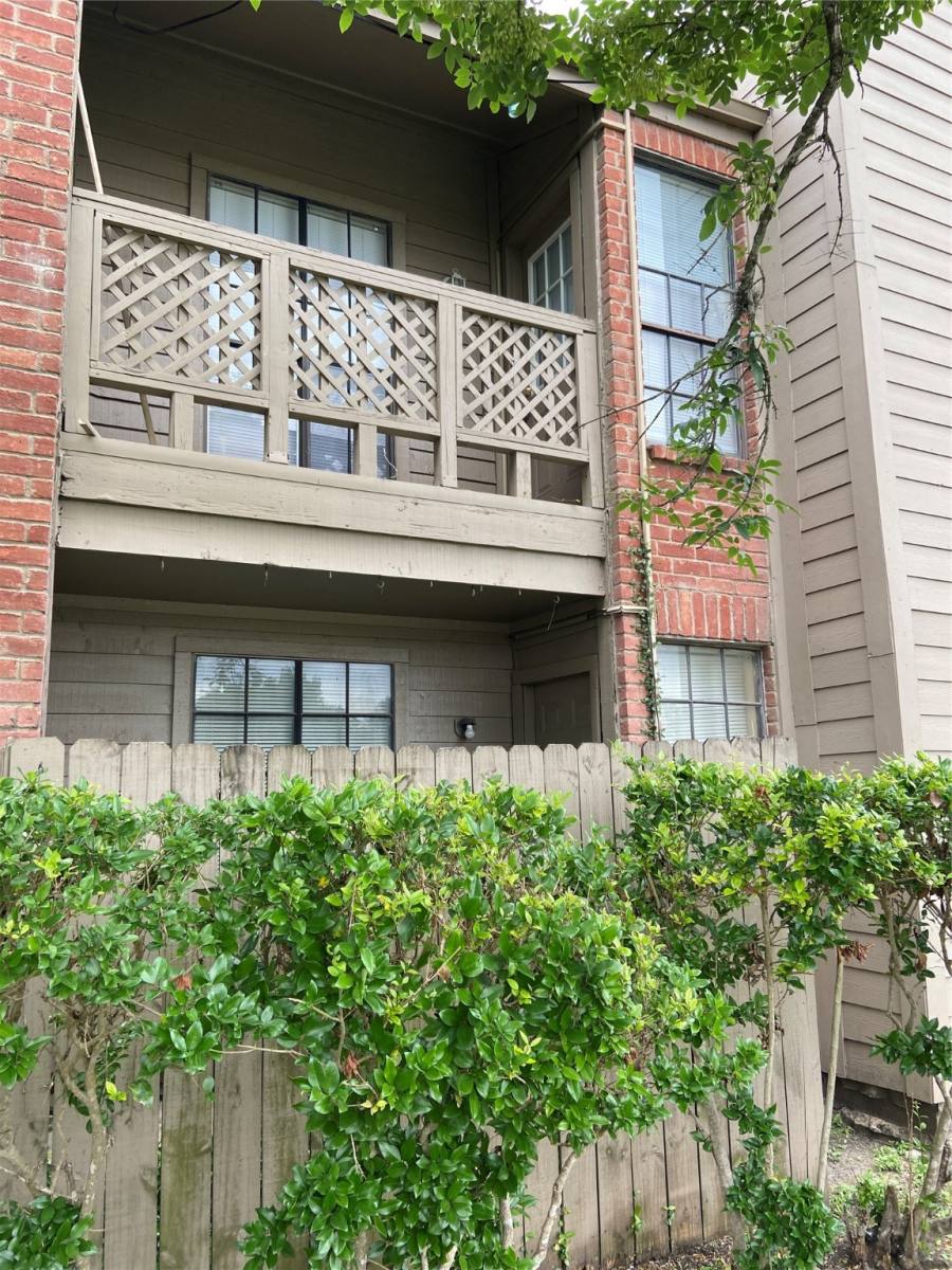 Apartment for rent at 12500 Sandpiper Dr #4, Houston, TX 77035