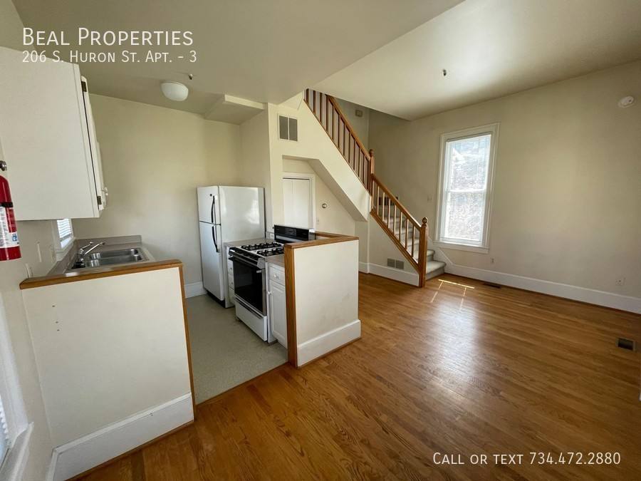 Townhouse for rent at 206 S Huron St #3, Ypsilanti, MI 48197