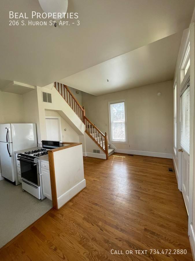 Townhouse for rent at 206 S Huron St #3, Ypsilanti, MI 48197
