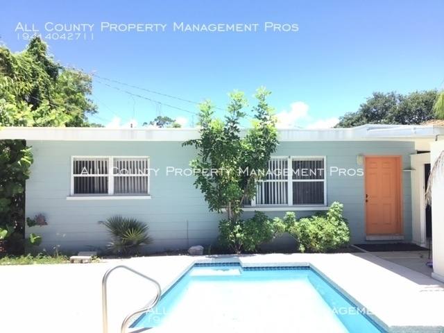 Townhouse for rent at 3513 Norwood Court, Sarasota, FL 34234