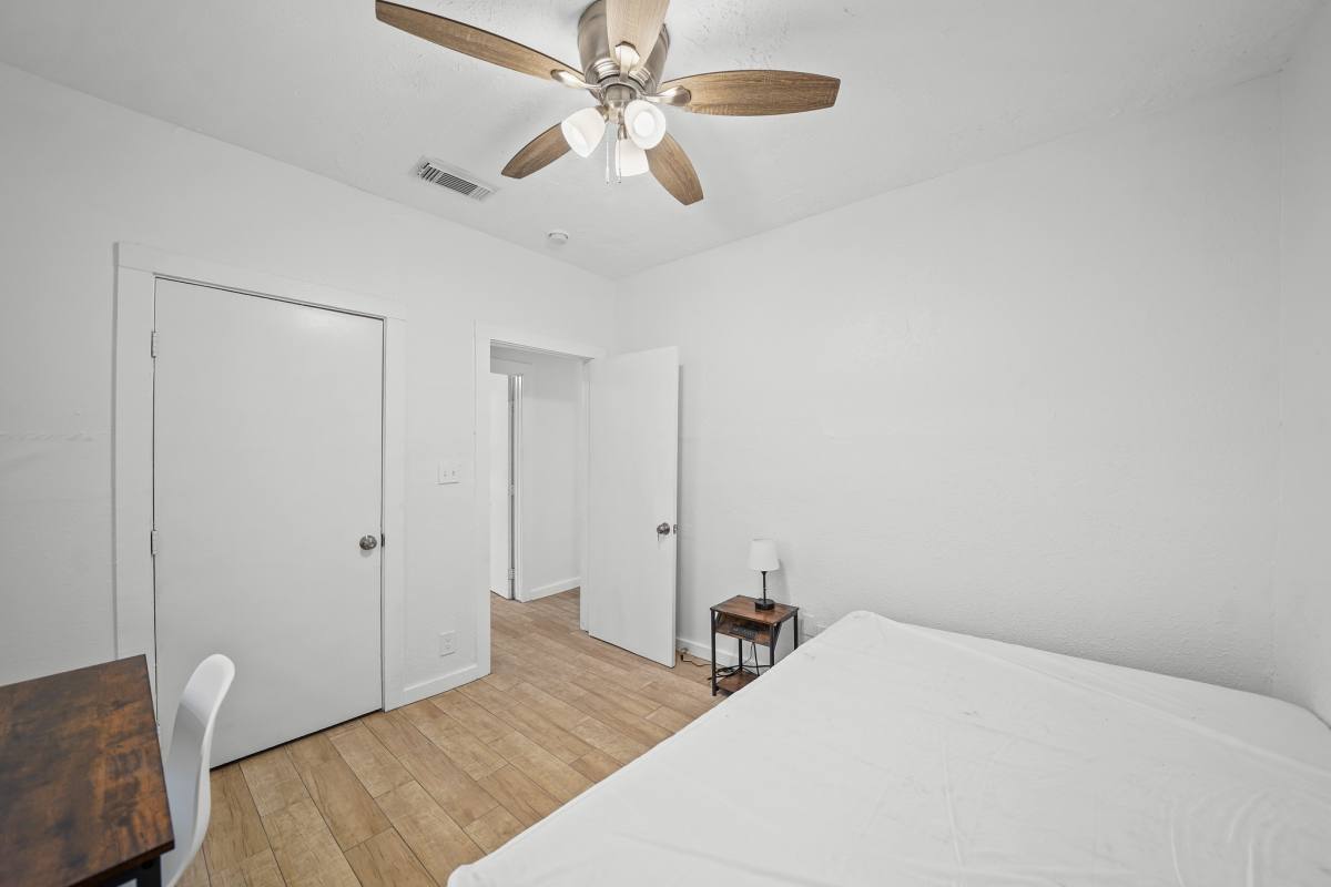 Apartment for rent at 701 28th St #701B, Galveston, TX 77550