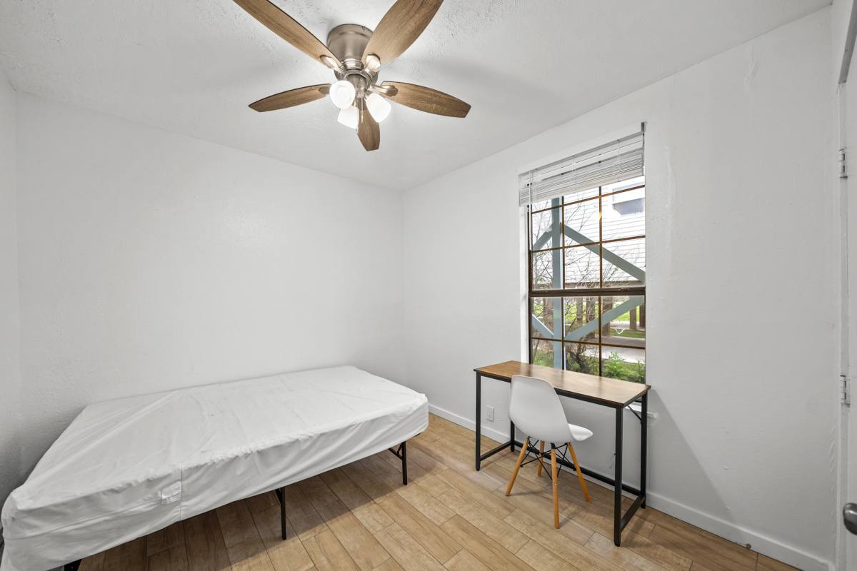 Apartment for rent at 701 28th St #701B, Galveston, TX 77550