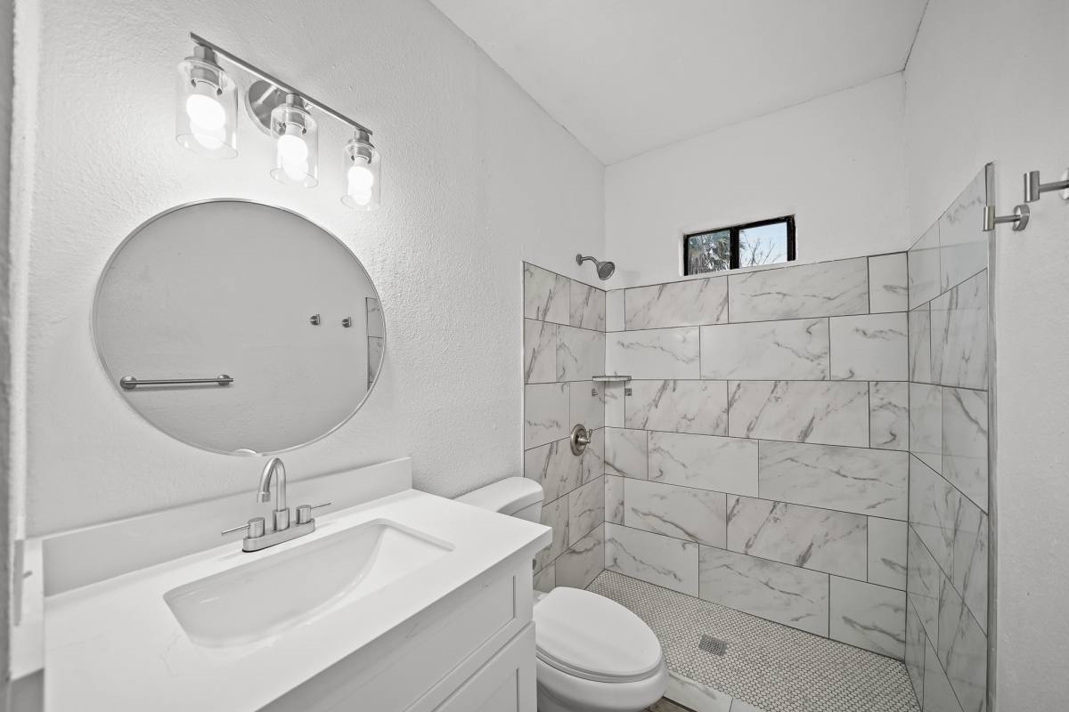 Apartment for rent at 701 28th St #701B, Galveston, TX 77550