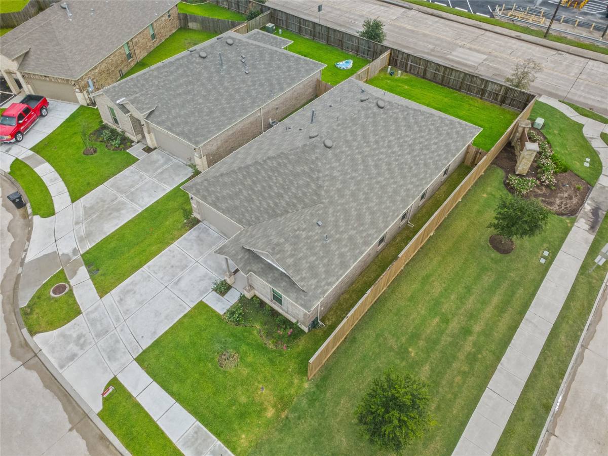 Apartment for rent at 3111 Freiberger Lane, Alvin, TX 77511