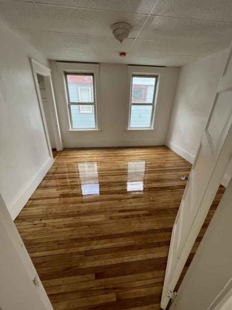 Apartment for rent at 273 Grafton St, Worcester, MA 01604