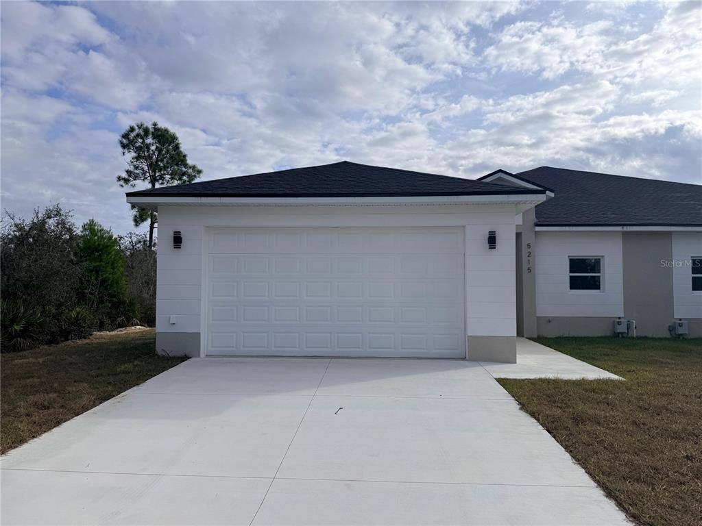 Apartment for rent at 5215 Pebble Beach Dr, Sebring, FL 33872