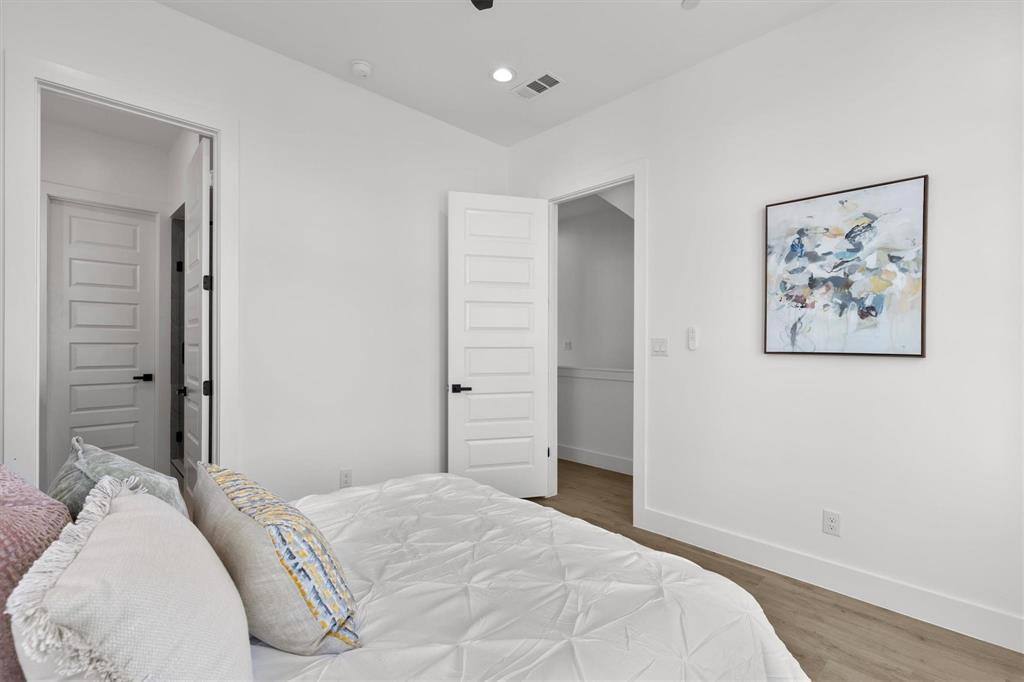 Townhouse for rent at 727 W 10th St #108, Dallas, TX 75208