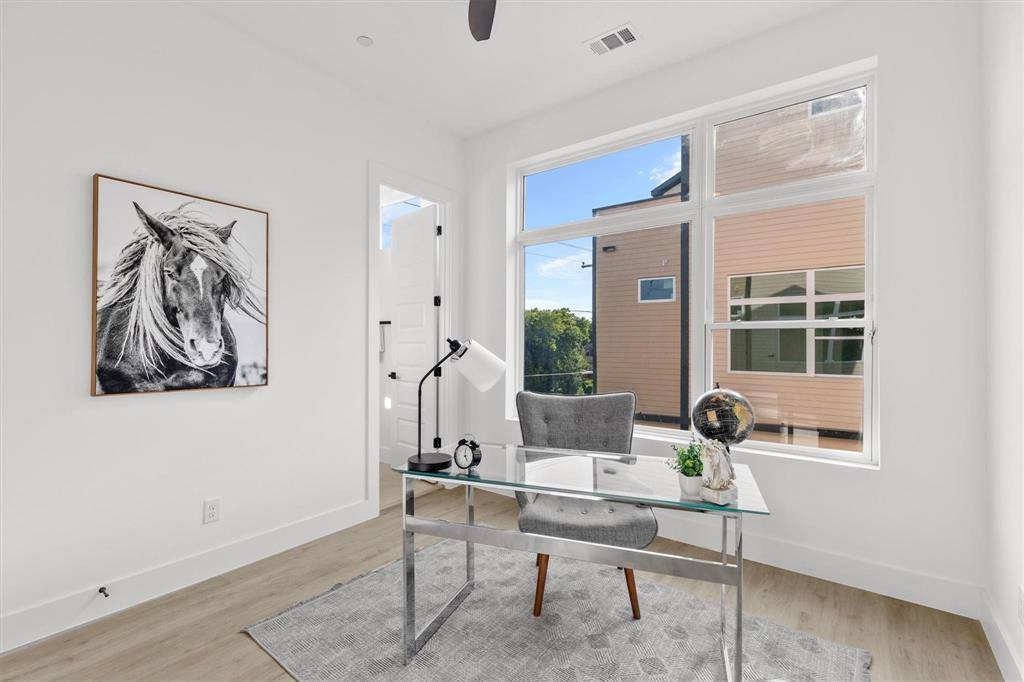 Townhouse for rent at 727 W 10th St #108, Dallas, TX 75208