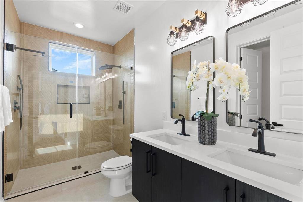 Townhouse for rent at 727 W 10th St #108, Dallas, TX 75208