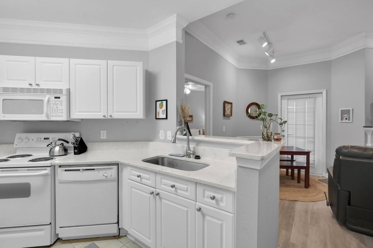 Condo for rent at 1733 Whitemarsh Way, Savannah, GA 31410