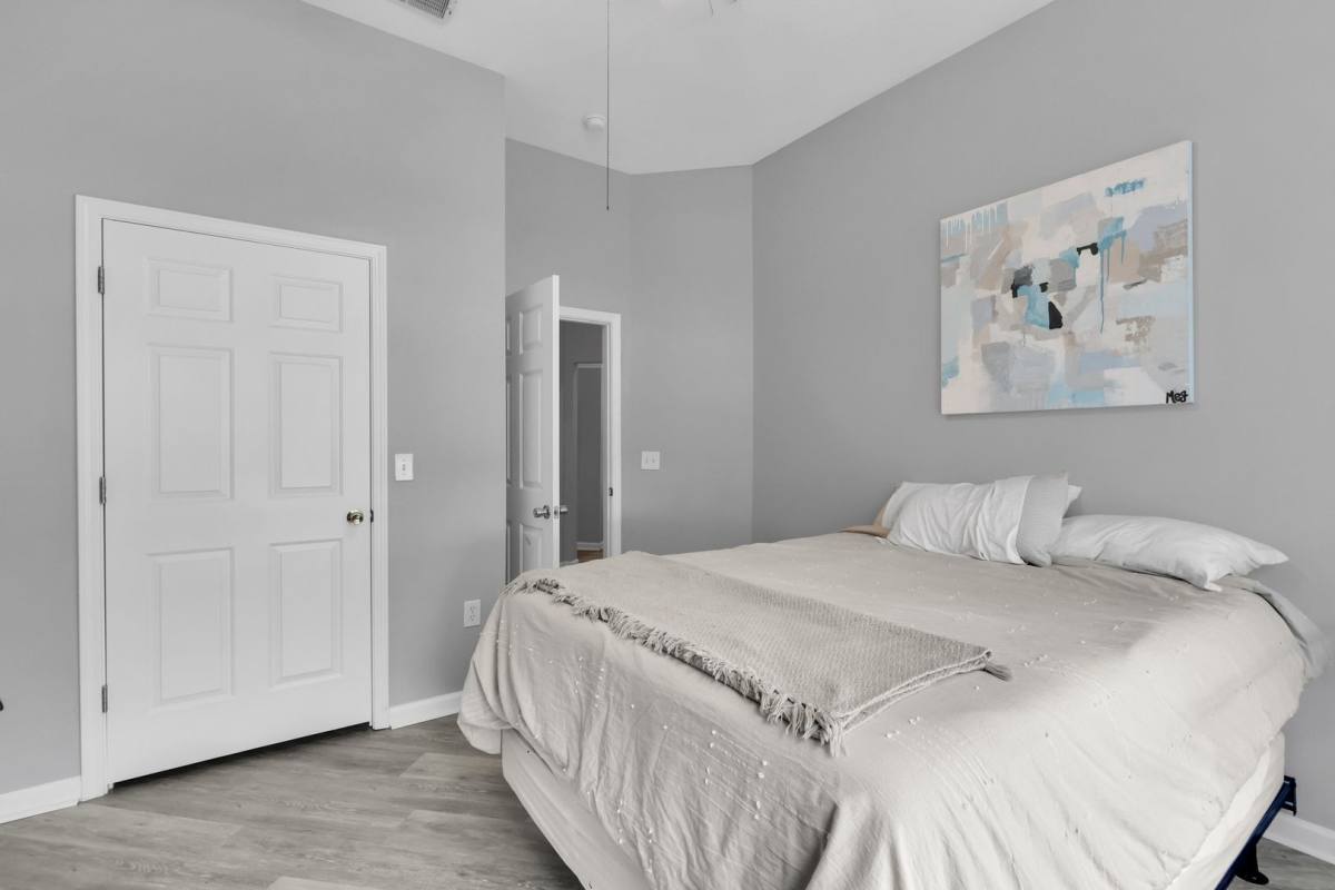 Condo for rent at 1733 Whitemarsh Way, Savannah, GA 31410