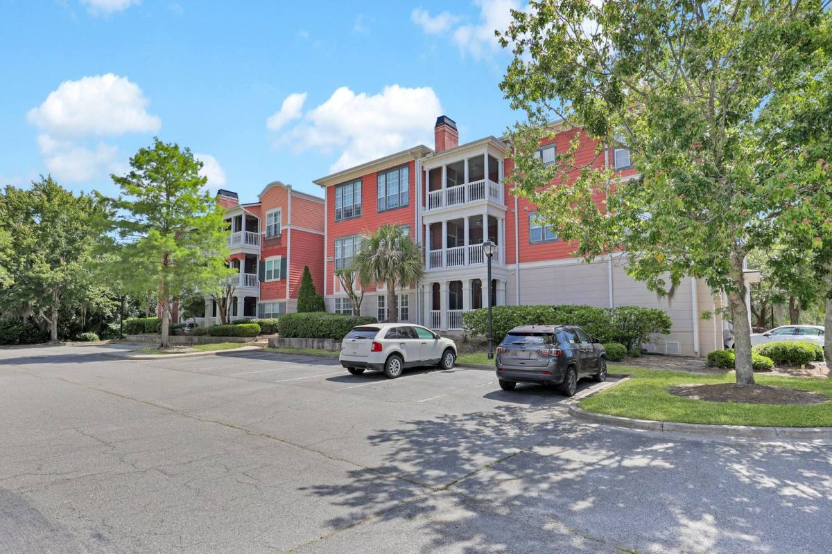 Condo for rent at 1733 Whitemarsh Way, Savannah, GA 31410
