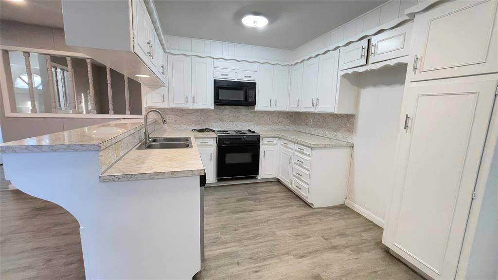 Apartment for rent at 1700 Sagebrush Trail, Euless, TX 76040