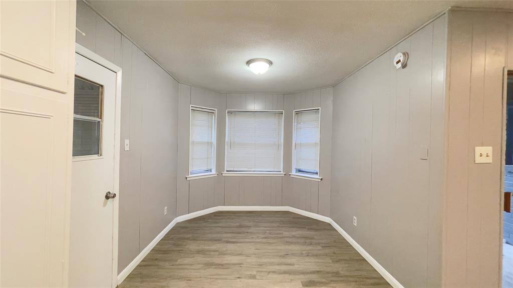 Apartment for rent at 1700 Sagebrush Trail, Euless, TX 76040