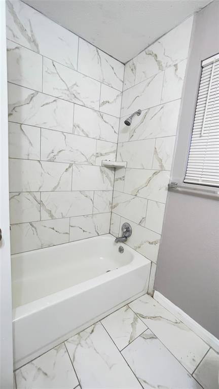 Apartment for rent at 1700 Sagebrush Trail, Euless, TX 76040
