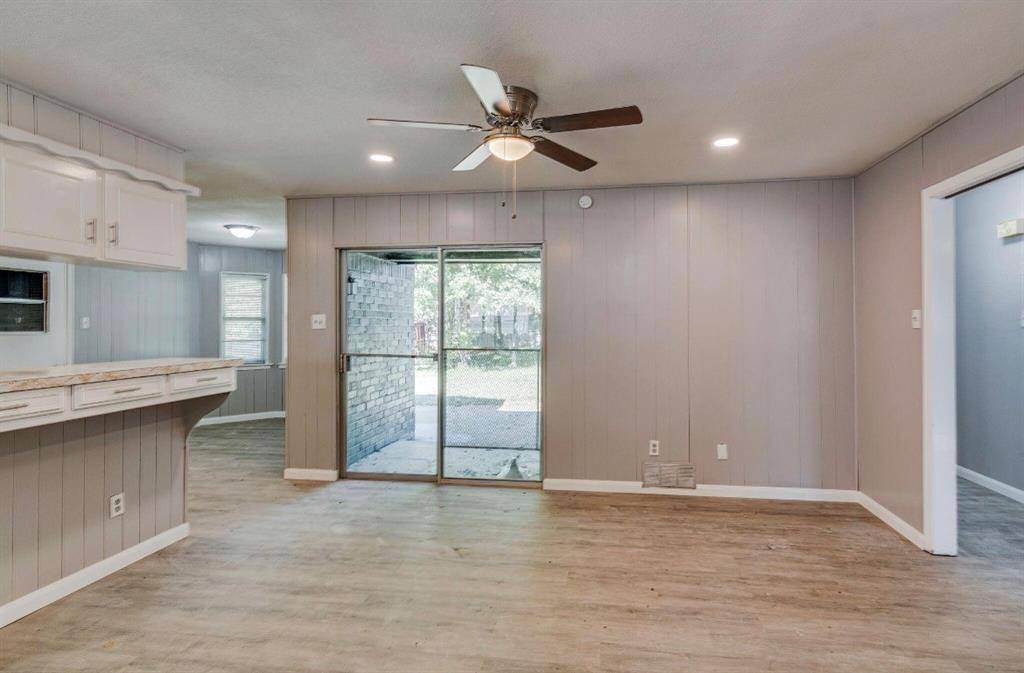 Apartment for rent at 1700 Sagebrush Trail, Euless, TX 76040