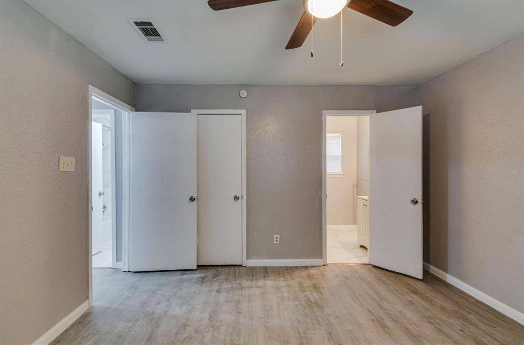 Apartment for rent at 1700 Sagebrush Trail, Euless, TX 76040