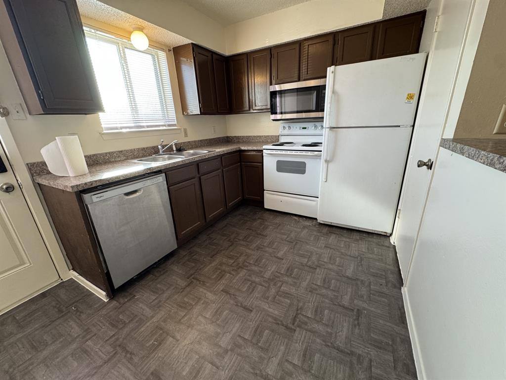 Townhouse for rent at 2802 Wimbledon Court #2802D, Garland, TX 75041