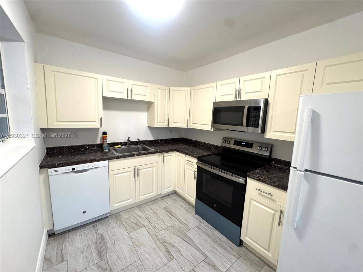 Apartment for rent at 1511 NE 42nd St, Pompano Beach, FL 33064