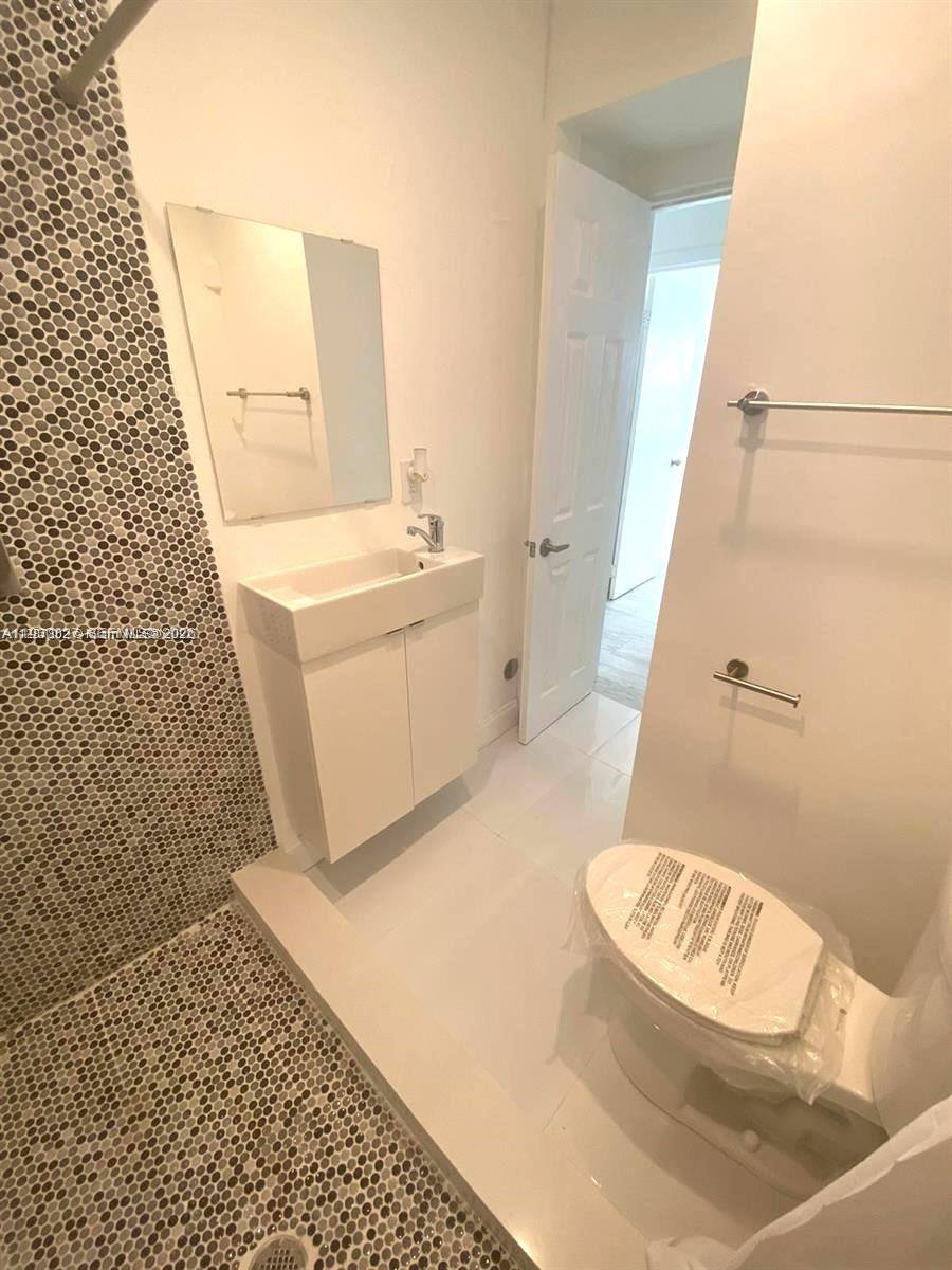 Apartment for rent at 1511 NE 42nd St, Pompano Beach, FL 33064