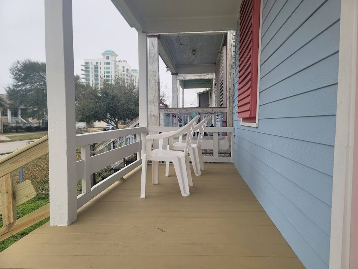 House for rent at 723 Sealy, Galveston, TX 77550