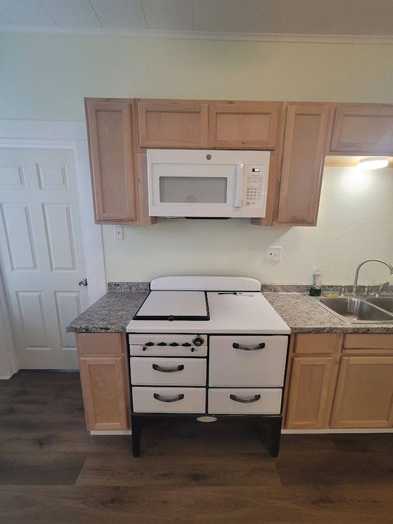 House for rent at 723 Sealy, Galveston, TX 77550