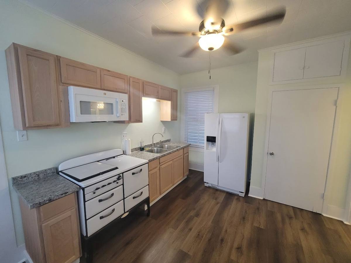 House for rent at 723 Sealy, Galveston, TX 77550