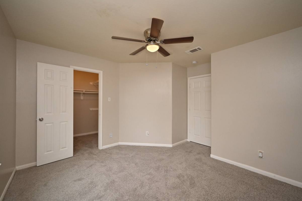 Townhouse for rent at 6127 Yorkglen Manor Lane, Houston, TX 77084