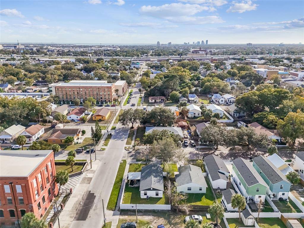 Apartment for rent at 2101 W Cherry St, Tampa, FL 33607