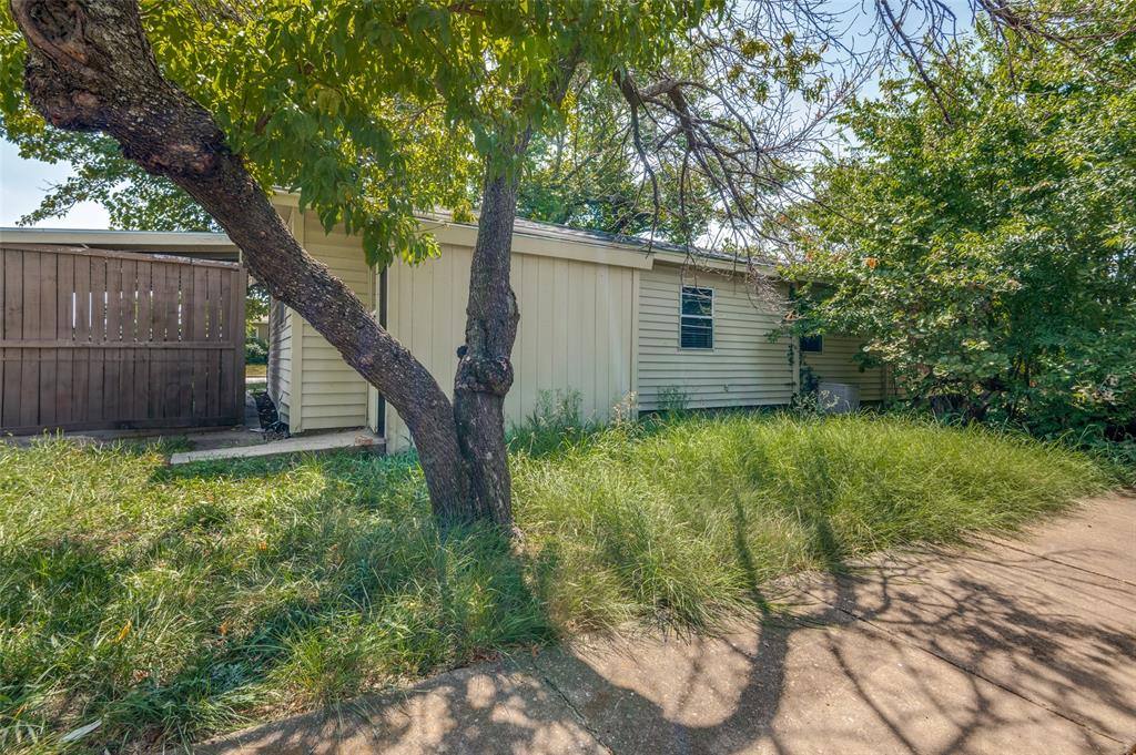 Apartment for rent at 9311 Oakland Dr, Frisco, TX 75033