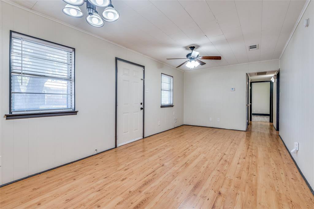 Apartment for rent at 9311 Oakland Dr, Frisco, TX 75033