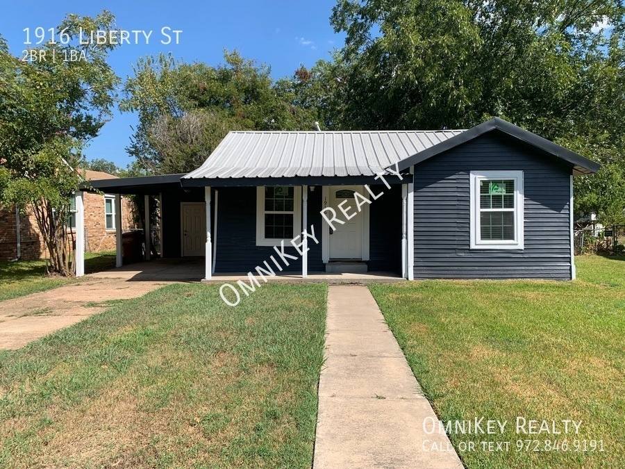 House for rent at 1916 Liberty St, Bonham, TX 75418