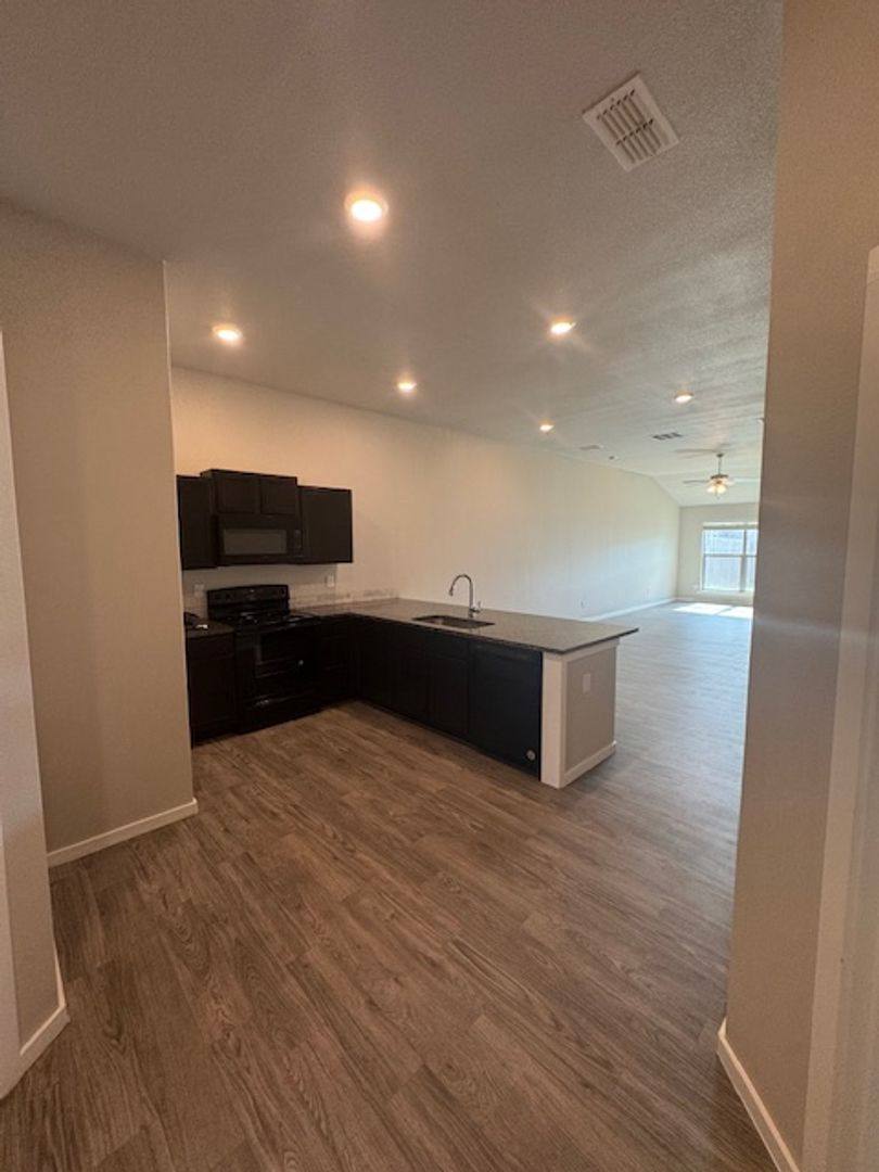 Apartment for rent at 9707 Saratoga Ave, Lubbock, TX 79424