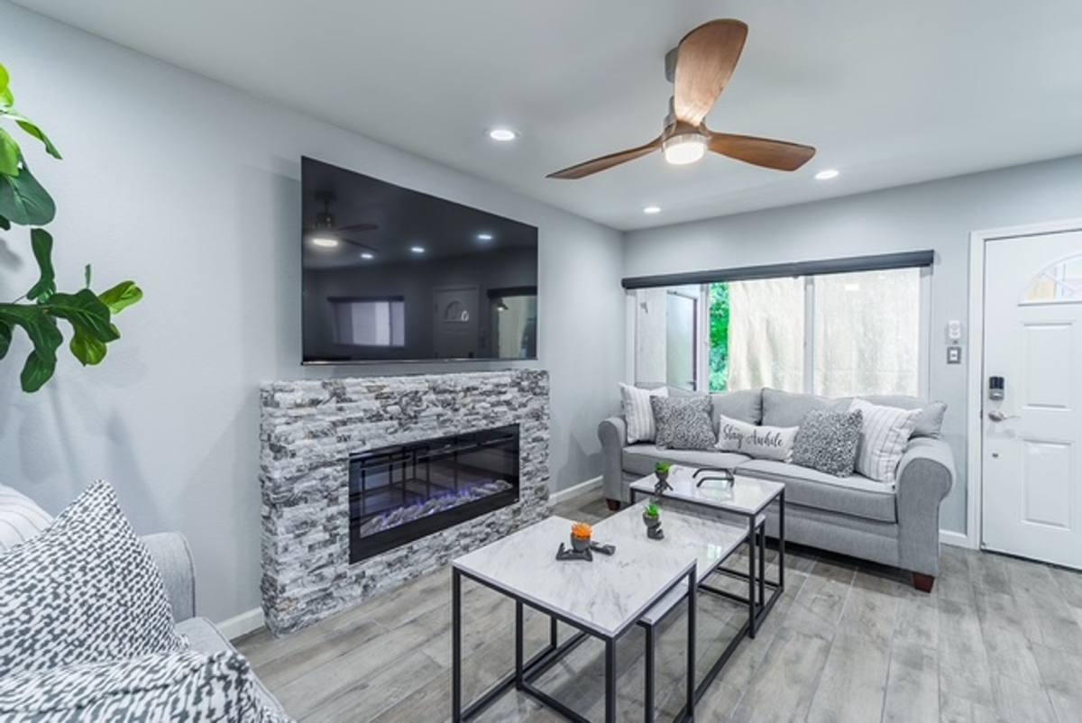 Condo for rent at 350 E Desert Inn, Las Vegas, NV 89109