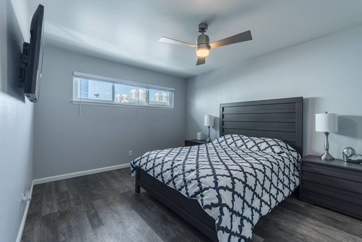 Condo for rent at 350 E Desert Inn, Las Vegas, NV 89109