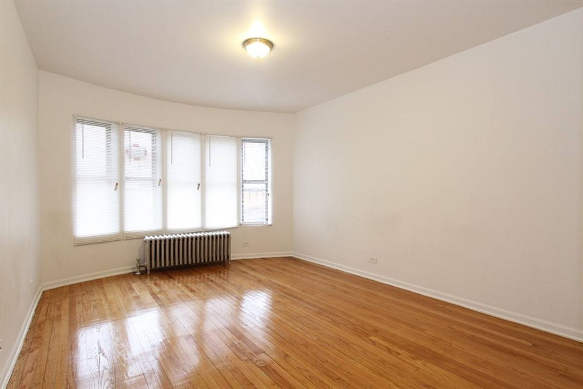 Apartment for rent at 7653 S Loomis Blvd, Chicago, IL 60620