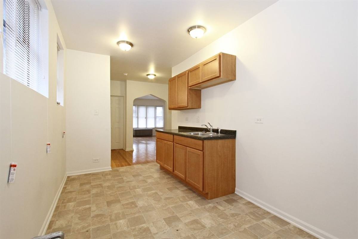 Apartment for rent at 7653 S Loomis Blvd, Chicago, IL 60620