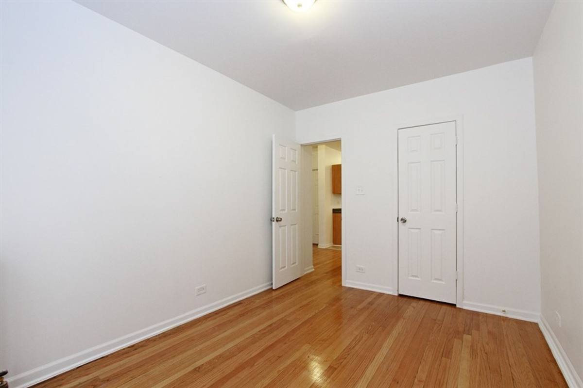 Apartment for rent at 7653 S Loomis Blvd, Chicago, IL 60620