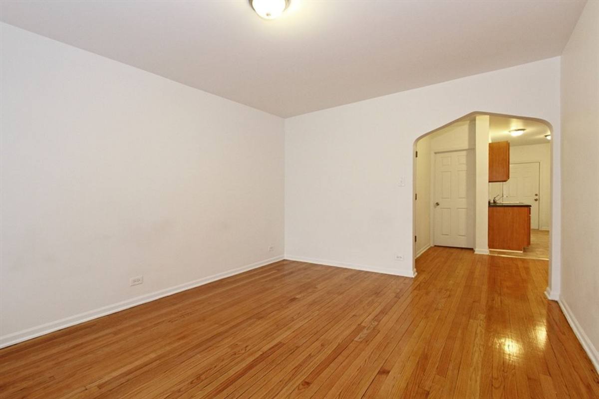 Apartment for rent at 7653 S Loomis Blvd, Chicago, IL 60620